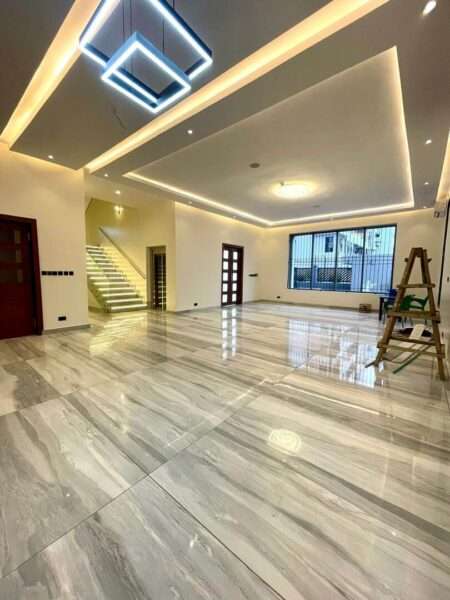 5-Bedroom Luxury Home in Ikoyi with Elevator & Pool